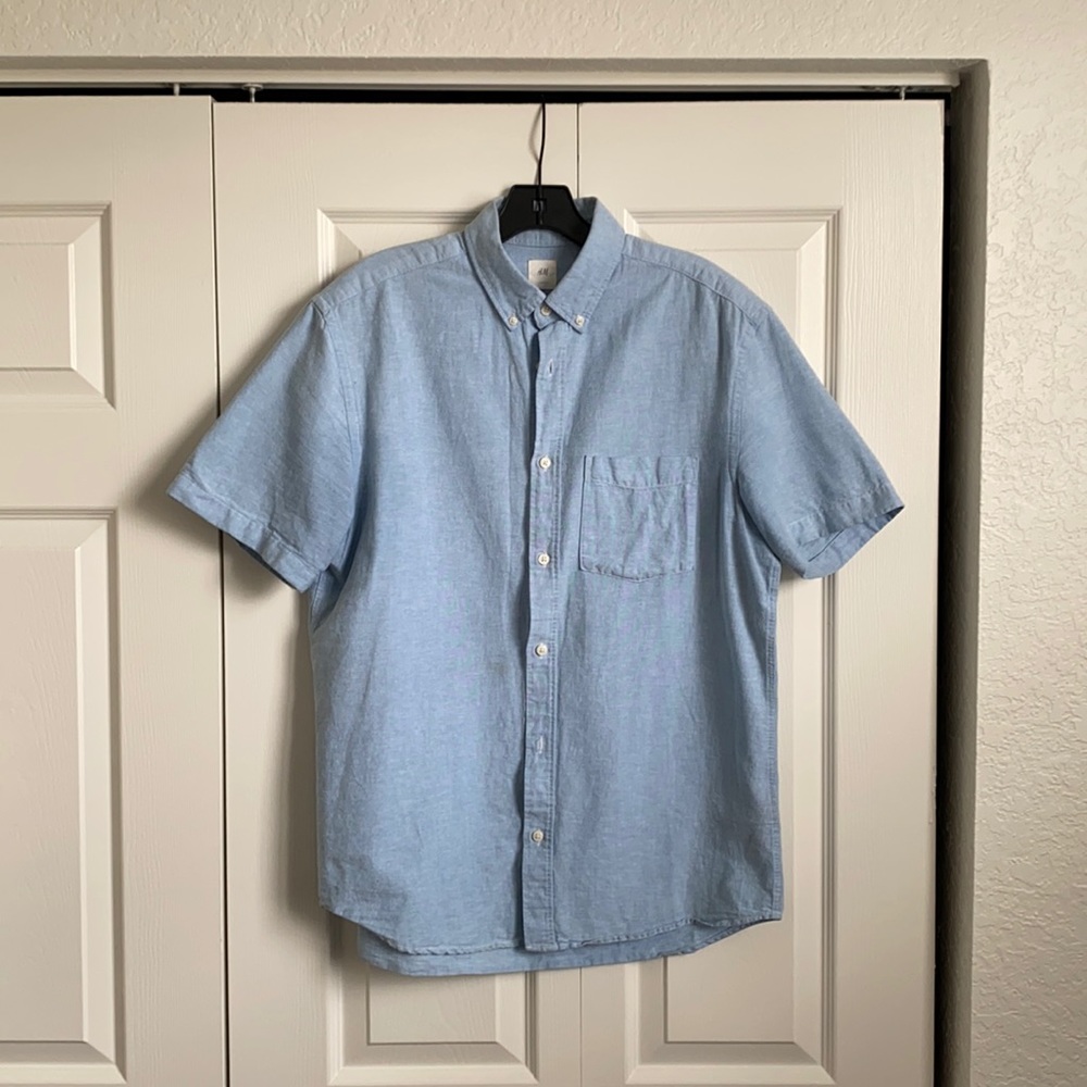 Short sleeve button down light blue denim shirt!